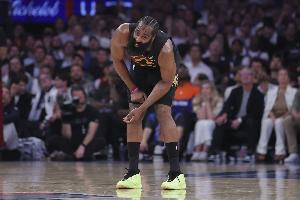 0作为！哈登第三节3中0一分未得 还出现3个失误